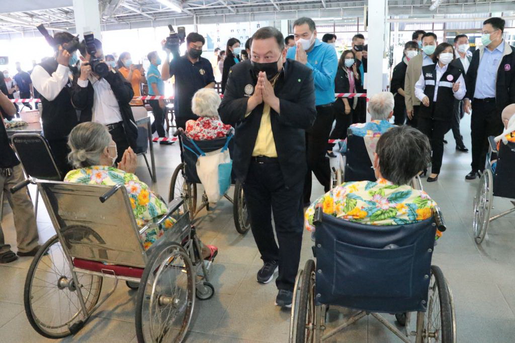 ‘จุติ’ ลุย นครปฐม เก็บตกคนพิการ ผู้สูงอายุ เร่งลงทบ. “เราชนะ” รอบสุดท้าย ก่อน 9เม.ย.