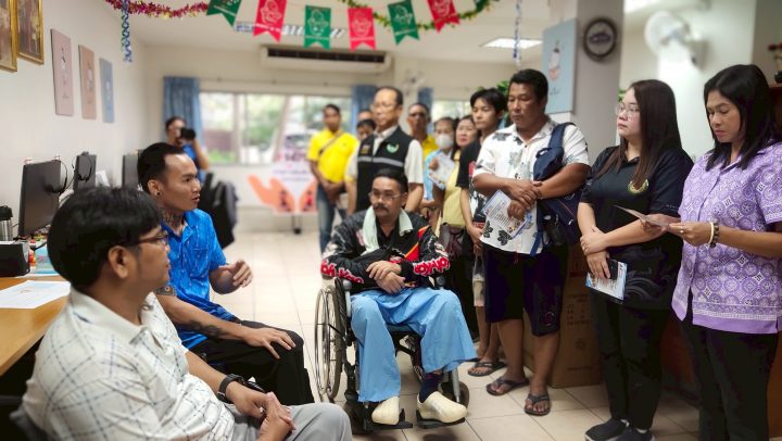 เทศบาลตำบลเขาชีจรรย์เยี่ยมชมศูนย์บริการคนพิการพระมหาไถ่ พร้อมรับฟังการประชาสัมพันธ์การใช้งานแอปฯ NiNA1479